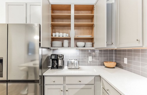 Westridge House | Luxury Brand New Townhouse, family and pet friendly