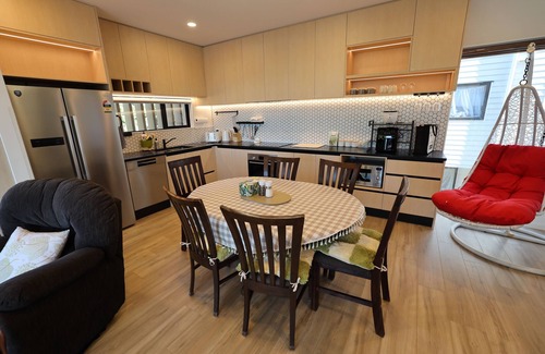 Saint Johns House | Luxury brand new designer living townhouse, 5 minutes too all amenities