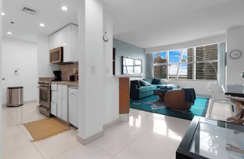 Brickell Apartment | Luxury Brickell 3BD Free Parking - Pool - Bay View