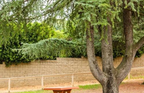 Woodland Hills Apartment | Luxury Bright guest Studio, Full Bathroom all tiles