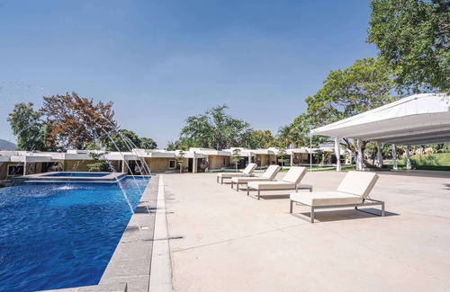 Cajititlan House | Luxury Bungalow Lake view Cajititlan