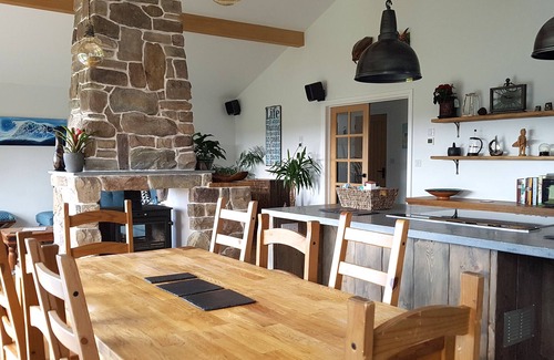 Crantock House | Luxury bungalow, stunning views, only minutes from beautiful Crantock beach