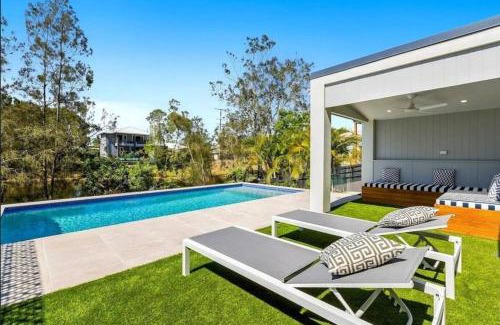 Gold Coast House | Luxury Burleigh Coastal Getaway