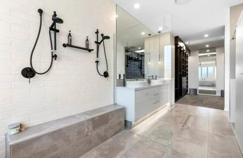 Gold Coast House | Luxury Burleigh Coastal Getaway