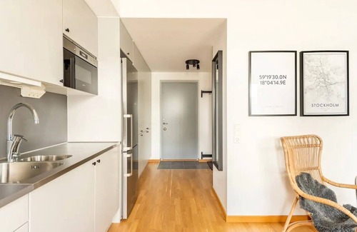 Hallonbergen Apartment | Luxury Business Studio Apartment - Garden View