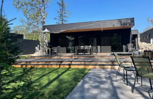 Onanole Cabin | Luxury Cabin 4 Bears Den, Clear Lake LSR0182022