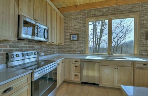 Mineral Bluff Cabin | Luxury Cabin/Hot Tub/Mountain Views/Secluded