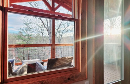 Mineral Bluff Cabin | Luxury Cabin in Blue Ridge Mountain 4- bedroom 2- primary bedrooms with en suite