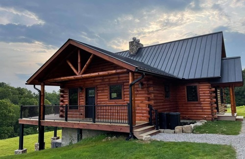 Logan Cabin | Luxury Cabin in the Hocking Hills on 10 private acres