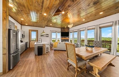 Sevierville Cabin | Luxury Cabin/Indoor Pool/Arcade/Lake Access