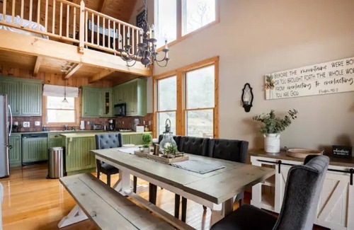 Wolf Laurel Cabin | Luxury cabin located at 5000 ft STUNNING views & minutes from A.T. & ski slopes.