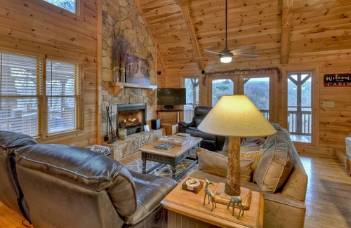 Foxfire Estates Cabin | Luxury Cabin Minutes to Downtown Blue Ridge