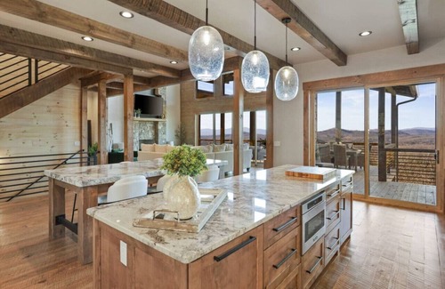 Mineral Bluff Cabin | Luxury Cabin - Mountain Views, Pool Table, Hot Tub