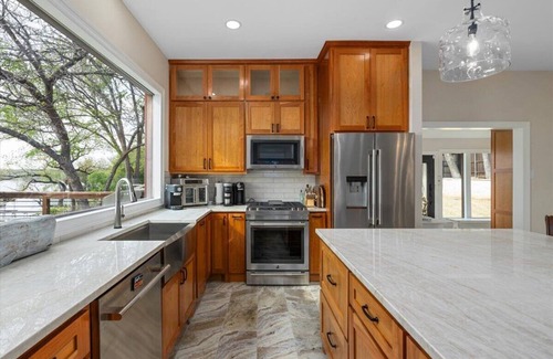 Fort Worth House | Luxury Cabin on the Lake!