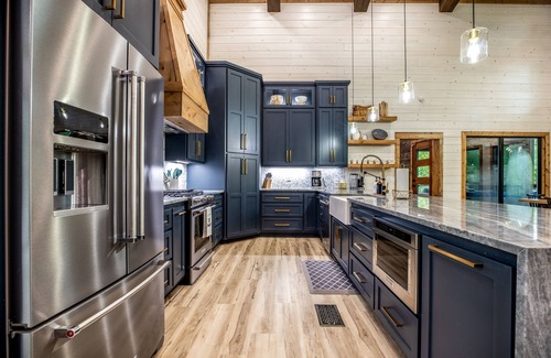 Broken Bow Cabin | Luxury Cabin Private Pond 3k sqft Covered Deck