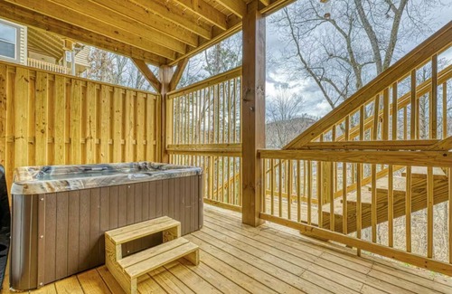 Gatlinburg Cabin | Luxury Cabin Sleeps 94! Walk to Downtown Gatlinburg - 2 Hot Tubs & Pool Access