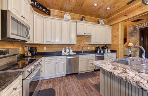 Gatlinburg Cabin | Luxury Cabin Sleeps 64, Walk to Gatlinburg, Pool Access, Hot Tub
