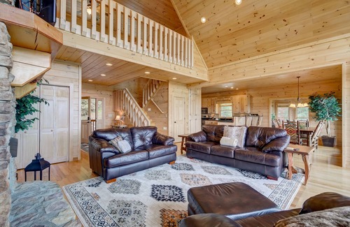 Mineral Bluff Cabin | Luxury Cabin w/Mountain Views, Game Room, Hot Tub, EV Charger & Fireplaces