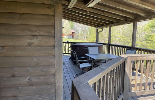 Rogers Cabin | Luxury cabin with a hot tub and internet