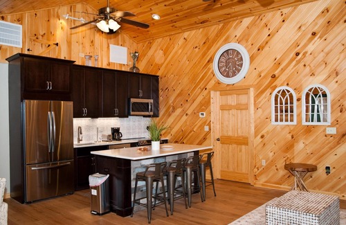 Flintstone Ski Chalet | Luxury cabin with mountain views
