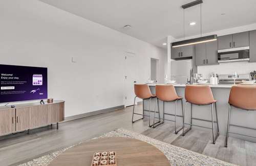 University Circle Apartment | Luxury & Calming 2BR | Cleveland Clinic