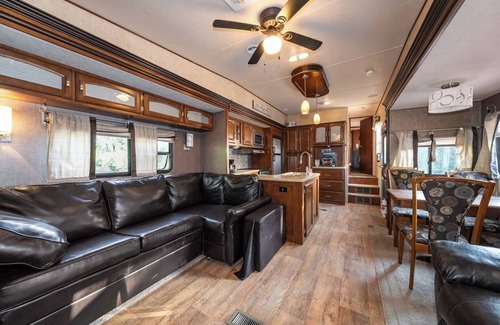 Miller Beach Apartment | Luxury Camper in Dunes | Grill + Fire Pit