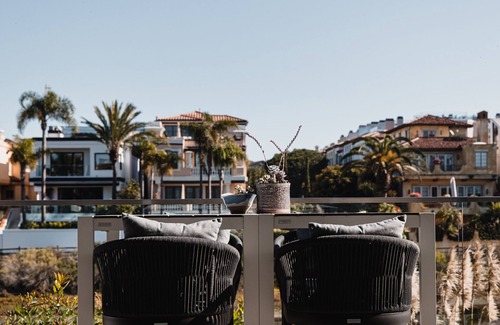 Marina Peninsula House | Luxury Canal and Beachfront Home in Venice