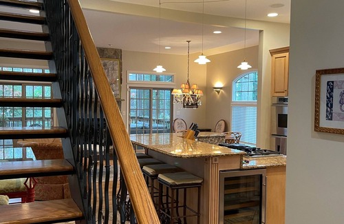 Canal Corkran House | Luxury Carriage House 4bd walking distance to downtown Rehoboth in Canal Corkran
