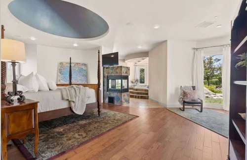 Davis Other | Luxury Castle Villa at UC Davis