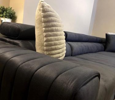 Neath House | Luxury Center Neath Stay