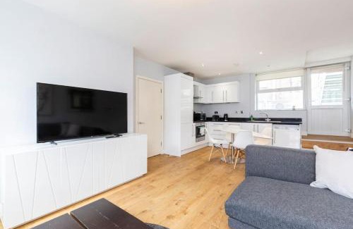 Camden Town with Primrose Hill Apartment | Luxury Central Camden Apartment C1