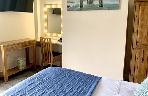 Sunderland House | Luxury Centrally Based Cottage,Free Parking/Netflix/Sky.Tv/Pet Friendly
