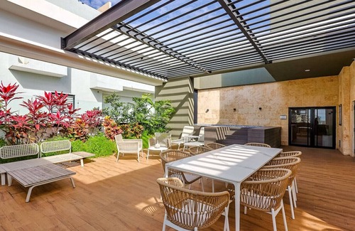 La Arboleda Apartment | Luxury Centric Apt with Pool, Full AC, Fast Wi-Fi, Stunning City Views