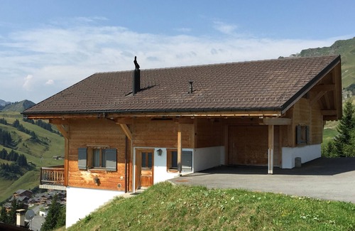 Val d'Illiez Ski Chalet | Luxury family chalet with 5 bedrooms in Les Crosets - ski in/ski out
