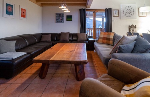 Vallandry House | Luxury chalet (14p) 6 bedrooms, 3 bathrooms & sauna. In the centre of Vallandry, with a beautiful view