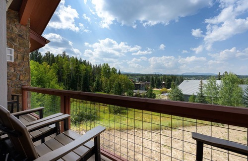 Rendezvous House | Luxury Chalet 9 I Private Hot Tub I Great Views I Best Price I Discounted Attractions