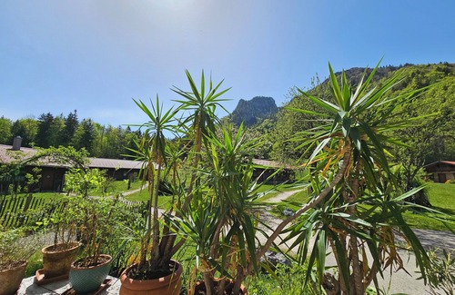 Ruhpolding Apartment | Luxury chalet category 1, 85sqm, 2 bedrooms, 2 bathrooms, fireplace, terrace with Jacuzzi