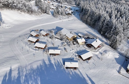 Ruhpolding Apartment | Luxury chalet category 1, 85sqm, 2 bedrooms, 2 bathrooms, fireplace, terrace with Jacuzzi