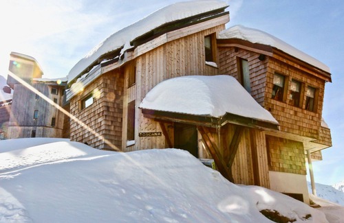 Avoriaz Ski Chalet | Luxury chalet for 12, sauna, fireplace, included services