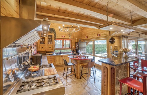 Araches-la-Frasse Ski Chalet | Luxury Chalet in French Alps - Jacuzzi -12 people