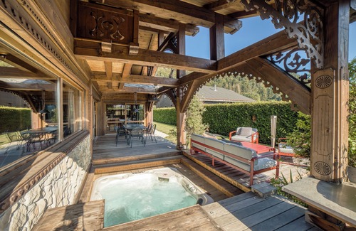 Araches-la-Frasse Ski Chalet | Luxury Chalet in French Alps - Jacuzzi -12 people