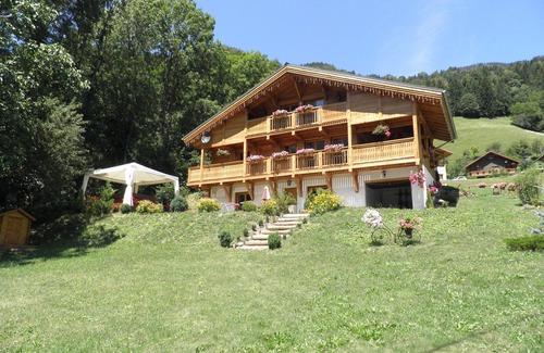 Villard-sur-Doron Ski Chalet | Luxury chalet in the Savoie, typical of the Beaufortain area -classified 4