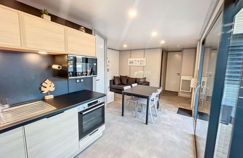 Jullouville Ski Chalet | Luxury Chalet, Heated Pool, WIFI, 6 Guests, Walk to Beach