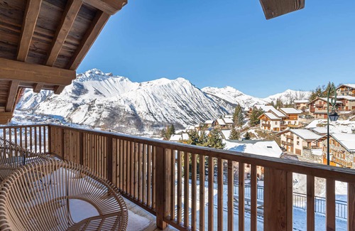 Les Belleville Ski Chalet | Luxury Chalet: Pool, Jacuzzi, Sauna, Hammam – Sleeps 14 – Close to Slopes