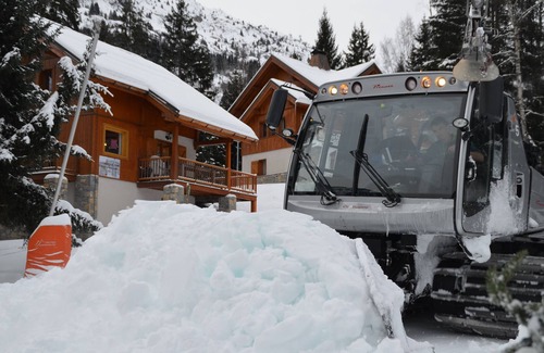 Oz Ski Chalet | Luxury chalet SKI-IN/SKI-OUT. Free wifi, sauna and beautiful view !