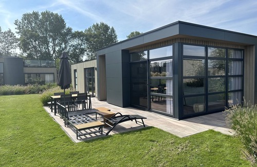 Enkhuizen House | Luxury Chalet with Exceptional Lake Views and Private Terrace in Enkhuizen