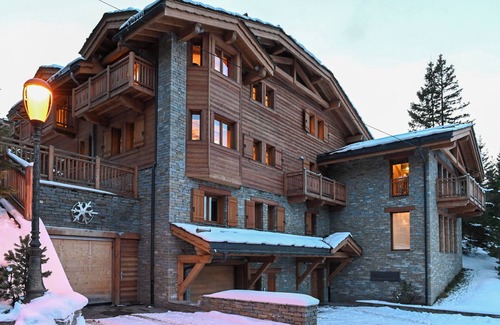 Courchevel Ski Chalet | Luxury chalet with relaxation area for 10 people