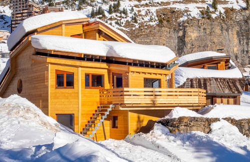 Avoriaz Ski Chalet | Luxury Chalet with Sauna and Fireplace in Central Avoriaz for 12 Guests