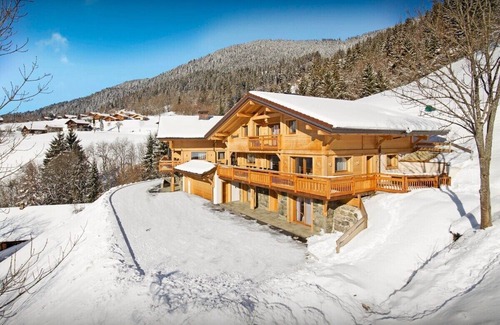 Manigod Ski Chalet | Luxury chalet with swimming pool and jacuzzi