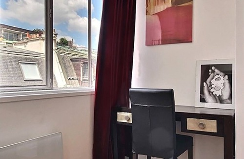 8th Arrondissement Apartment | Luxury Champs Elysees Studio Loft